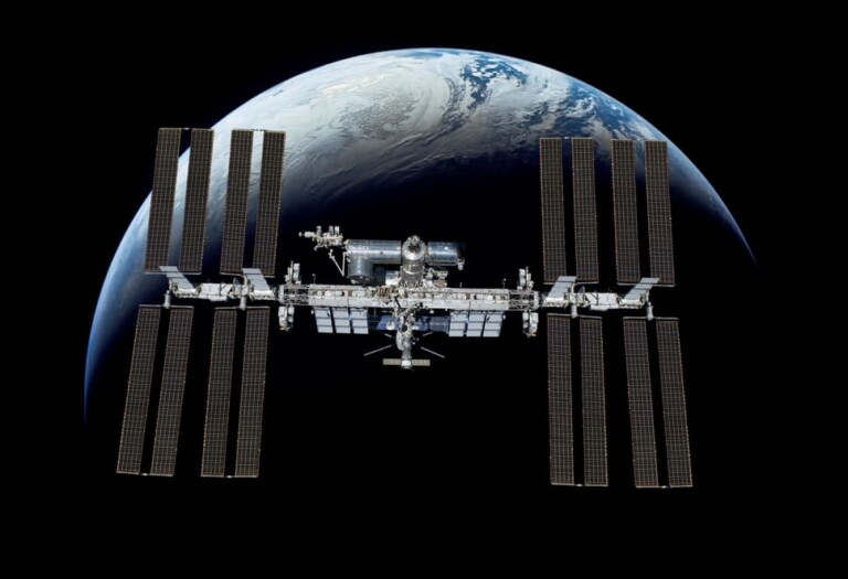 international space dstation pefnlh8